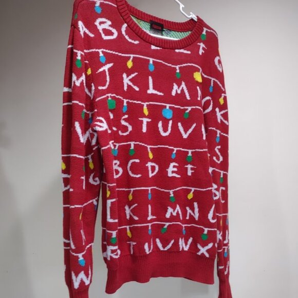 STRANGER THINGS NETFLIX UGLY RED CHRISTMAS SWEATER STRING OF LIGHT GONE SIZE XL - Picture 2 of 9